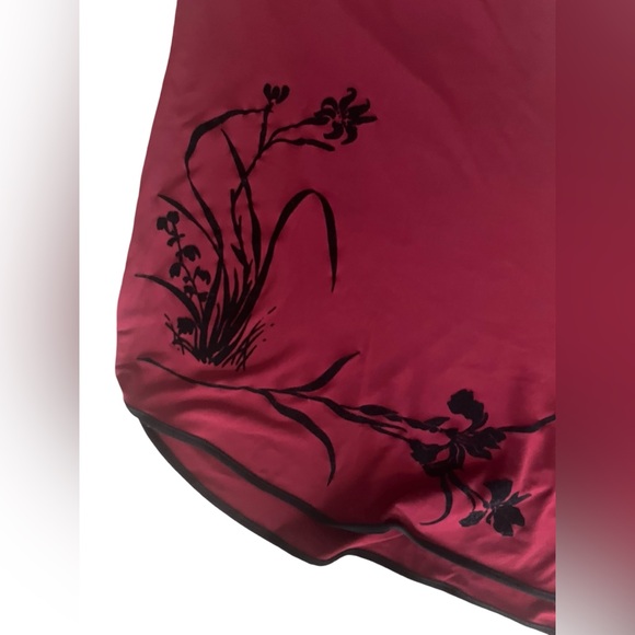 Beautiful deep red asymmetrical dress - Picture 5 of 8